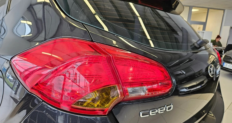 Kia Ceed cena 33900 przebieg: 152815, rok produkcji 2012 z Sompolno małe 497